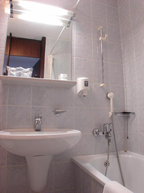Hotel Kanin Бовец Номер фото